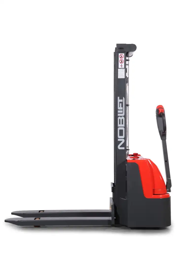 Самоходный штабелер NOBLELIFT